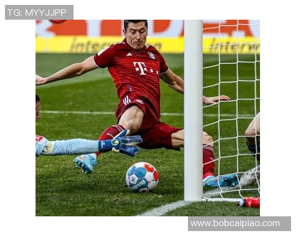 莱万重返德甲对决旧主拜仁球迷怒斥其忘恩负义行为